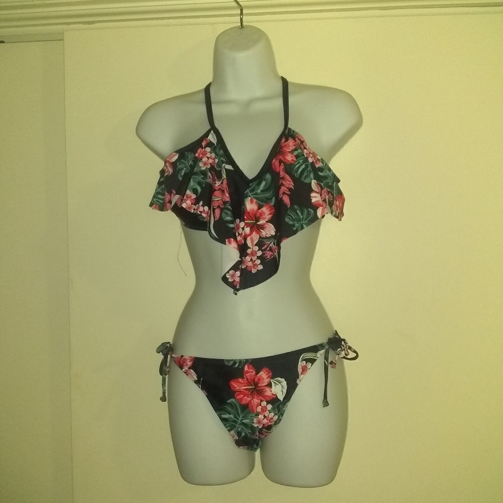 ⬇️⬇️⬇️Floral Two Piece String Bikini - Picture 1 of 3
